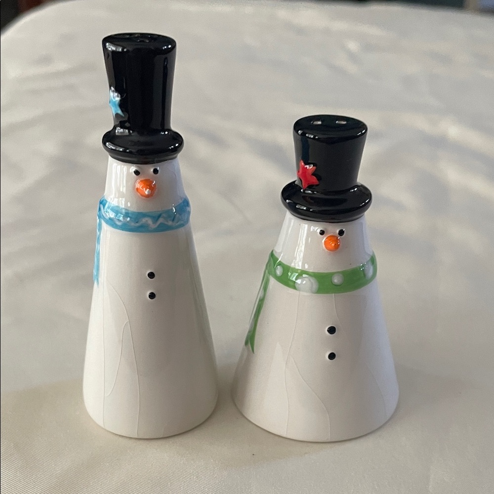 Snowman Salt and Pepper Shaker Set